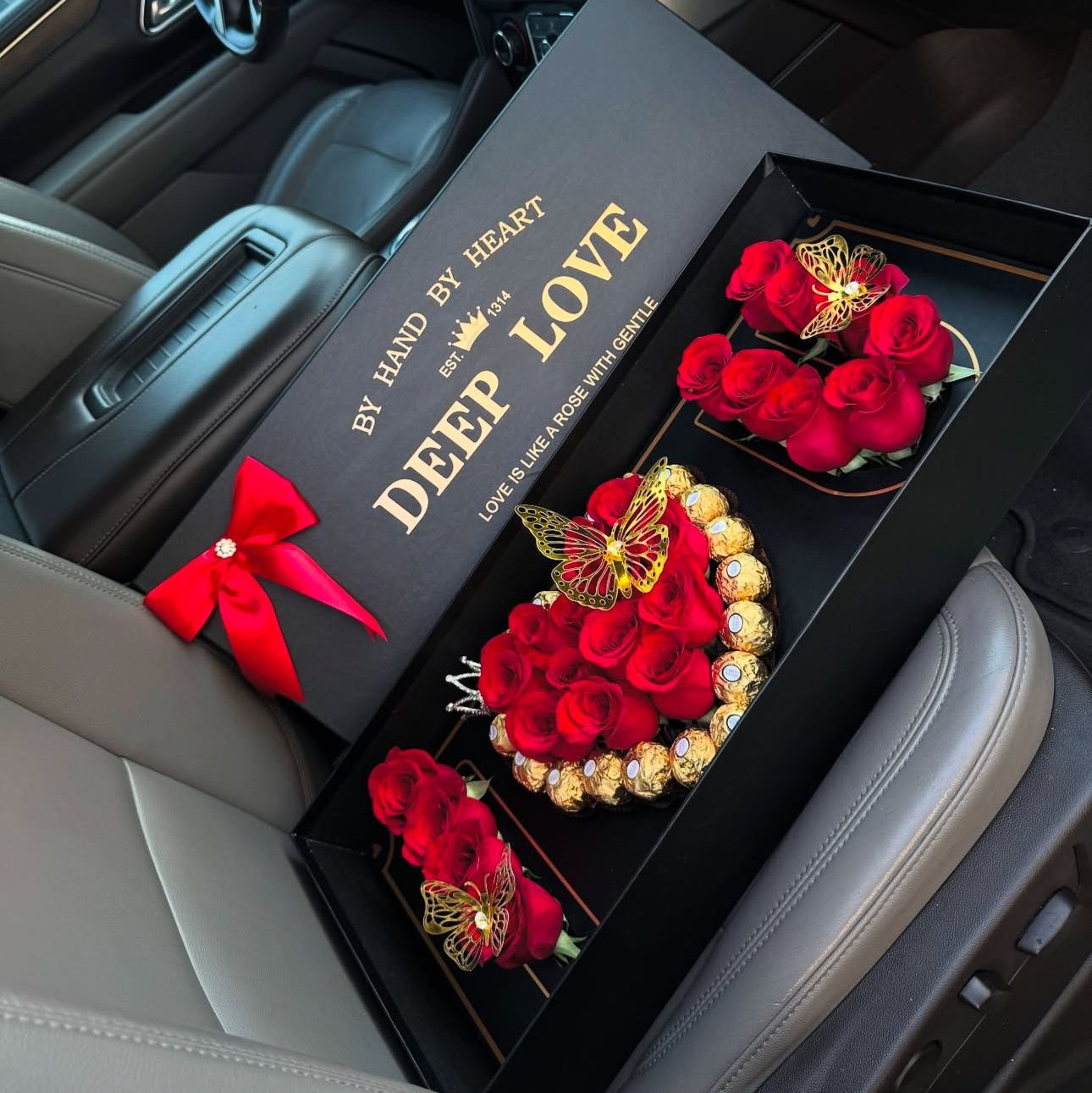 I Love U Box – Roses & Ferrero Chocolates